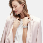 Liebeskind Berlin Armbanduhr - Keep Loving mit austauschbarem Lederarmband; in der Farbe roségold Tragebild