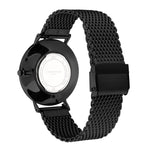 Rückansicht der Liebeskind Berlin Armbanduhr - Keep Loving, eine Damenuhr in schwarz mit einem eleganten Milanaise-Armband aus Mesh-Metall und Schließe.