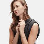 Liebeskind Berlin Armband bestehend aus roségoldenen, sich abwechselnden rund und eckigen Perlen; Tragebild