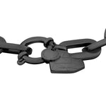 Das LIEBESKIND BERLIN Armband - Chunky Heart von Liebeskind Berlin ist ein auffälliges, geometrisches Accessoire, das zu jedem Anlass passt, mit einem Herzanhänger und einem runden Anhänger.