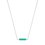 Die Ania Haie Halskette - The Turquoise Emaille Pendant aus 925er Silber besticht durch einen zarten, horizontalen Türkis-Bar Anhänger mit Emaille-Beschichtung und wird auf weißem Hintergrund präsentiert.