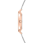 Tamaris Armbanduhr mit Herzdetails im Zifferblatt, roségoldenem Gehäuse und Indizes und silbernem Meshband Seitenansicht