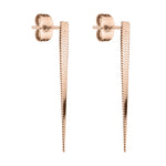 Schlanker, langer, spitz zulaufender Ohrhänger in Roségold LIEBESKIND BERLIN - Der Sleek von Liebeskind Berlin, mit strukturiertem Zickzack-Muster auf weißem Grund.