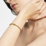 Liebeskind Berlin Armband bestehend aus goldenen Edelstahlbeads; Tragebild