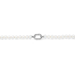 Ti Sento Milano Halskette "Classy Pearl" mit weißen Perlen und modernem silberfarbenem Gliederelement im Detail.
