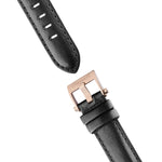 Schwarzes Lederarmband mit roségoldener Dornschließe und kursiver Gravur - ideal für Ihre Ingersoll Armbanduhr, The Brown Jazz, eine Automatikuhr mit skelettiertem Zifferblatt.