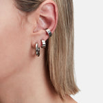 Liebeskind Berlin Set - Ear Candy; aus zwei Paar Creolen und einem Paar Earcuff in der Farbe silber Tragebild