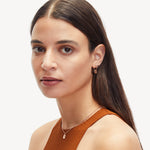 Liebeskind Berlin Ohrstecker - The Knot; mit Knotenstruktur in der Farbe roségold Tragebild