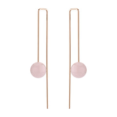 Liebeskind Berlin Ohrhänger in roségold mit filigranem, langem Stabdesign und Beads Anhänger aus Rosenquarz oder Mondstein; Produktbild