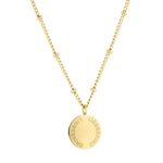 Liebeskind Berlin Halskette bestehend aus einer gold Gliederkette mit kleinen Details entlang der Kette und Plättchenanhänger mit Logogravur; Produktbild