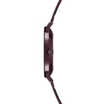 Seitenansicht der schlanken, runden, dunkelvioletten Tamaris Armbanduhr - The Colour Classic mit einem dünnen Milanaise-Armband für eleganten Stil.