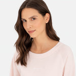 Liebeskind Berlin Ohrstecker in Herzform, in der Farbe gold; Tragebild