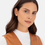 Liebeskind Berlin Ohrstecker in Herzform, in der Farbe roségold; Tragebild