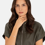 Liebeskind Berlin Armband bestehend aus einer silbernen Venezianerkette und Herzanhänger; Tragebild