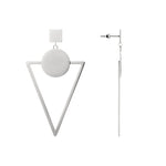 Liebeskind Berlin Ohrhänger bestehend aus einem Ohrstecker in Quadratform und einem dreieckigen Anhänger, in der Farbe silber; Zusatzbild 