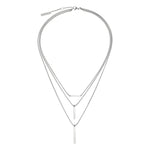 Liebeskind Berlin Halskette bestehend aus einer silbernen Venezianerkette im Layeringstyle und drei Anhängern in Stäbchenform; Produktbild