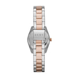 DKNY Armbanduhr mit silbernem Zifferblatt, silbernem Gehäuse mit roségoldenem Topring und silber-roségoldenem Edelstahlband Rückansicht