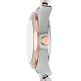 DKNY Armbanduhr mit silbernem Zifferblatt, silbernem Gehäuse mit roségoldenem Topring und silber-roségoldenem Edelstahlband Seitenansicht