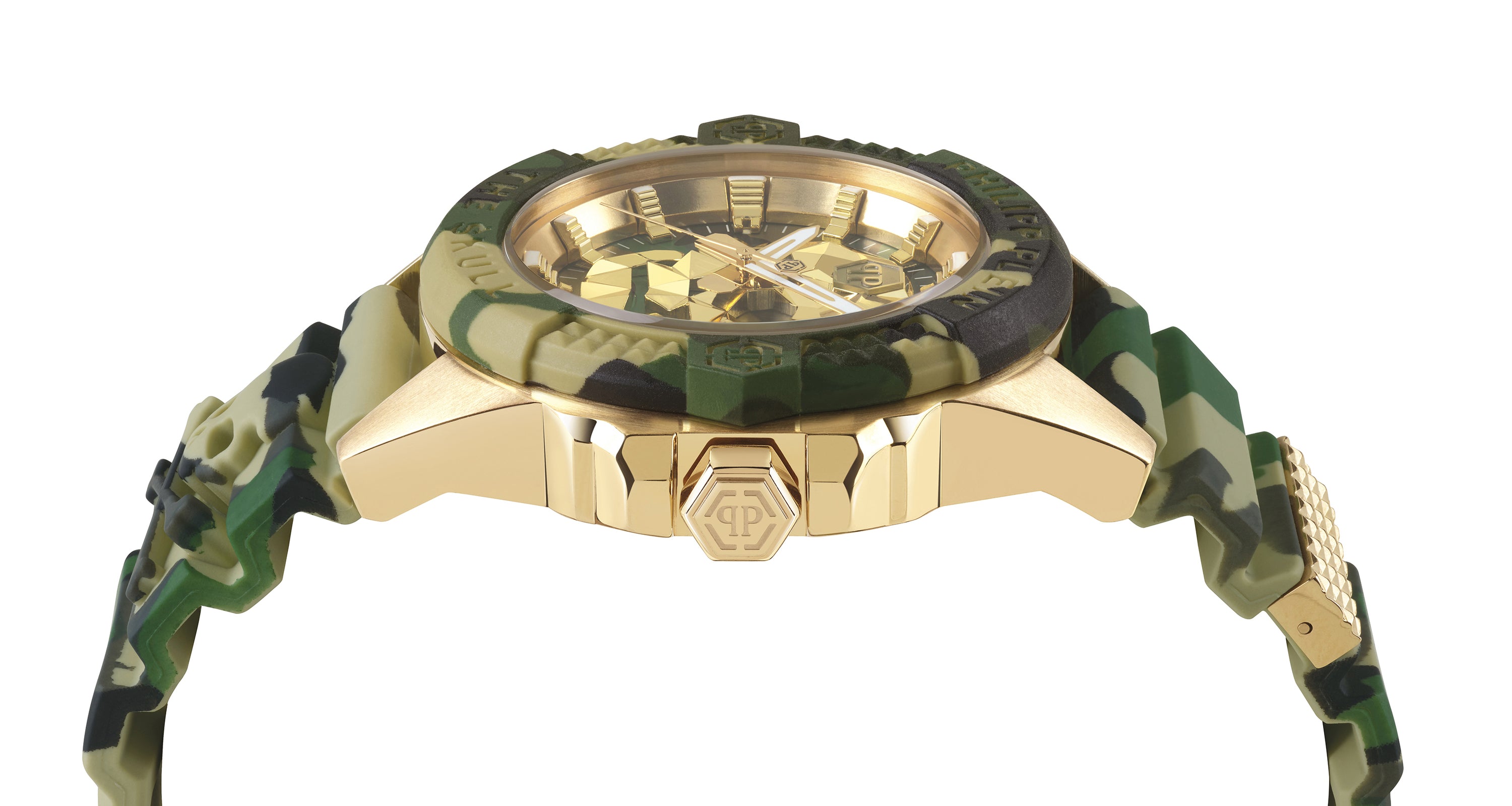 Philipp Plein Armbanduhr - Die Golden Camouflage, eine Herrenarmbanduhr von Philipp Plein, zeichnet sich durch ein goldenes Gehäuse mit grünem Camouflage-Band und -Lünette aus, in der Seitenansicht auf weißem Hintergrund.