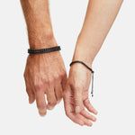 Liebeskind Berlin Armband mit schwarzer, breiten, geflochtener Gliederkette und robusten Verschluss Tragebild