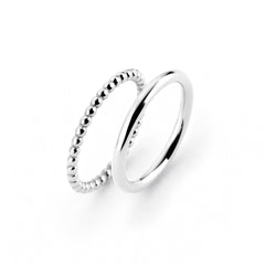 Tamaris Ring-Set Größe 52; in der Farbe silber bestehend aus einem glatten Ring und einem Ring mit geriffelter Struktur Produktbild