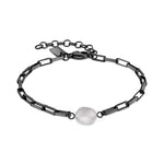 Liebeskind Berlin Armband aus rechteckigen Gliedern mit Baroque Pearl in der Farbe schwarz Produktbild 