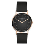 Liebeskind Berlin Armbanduhr im minimalistischen, skandinavischen Design mit schwarzem Zifferblatt, roségoldenem Gehäuse und schwarzem Lederband; Produktbild