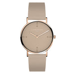 Liebeskind Berlin Armbanduhr mit beigem Zifferblatt aus Leder und vier Nähten als Indizes, roségoldenen Zeigern, roségoldenem Gehäuse und grauem Lederband; Produktbild