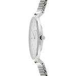 Liebeskind Berlin Armbanduhr mit Zirkoniadetails auf dem Zifferblatt, silbernen Indizes, silbernem Gehäuse und silbernem Meshband; Seitenansicht