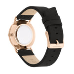 Liebeskind Berlin Armbanduhr im minimalistischen, skandinavischen Design mit schwarzem Zifferblatt, roségoldenem Gehäuse und schwarzem Lederband; Rückansicht