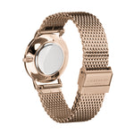 Liebeskind Berlin Armbanduhr mit schwarzem Zifferblatt, roségoldenen Indizes, roségoldenem Gehäuse und roségoldenem Meshband; Rückansicht