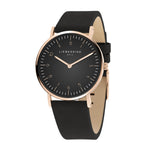 Liebeskind Berlin Armbanduhr im minimalistischen, skandinavischen Design mit schwarzem Zifferblatt, roségoldenem Gehäuse und schwarzem Lederband; Produktbild