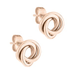 Der Liebeskind Berlin Ohrstecker - The Big Knot zeigt ein elegantes, ineinandergreifendes Knotendesign, das von The Big Knot inspiriert ist und sich wunderschön vor einem weißen Hintergrund präsentiert.