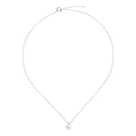 Liebeskind Berlin Halskette bestehend aus einer silbernen Ankerkette und einem silbernem, runden Anhänger mit Logoaufdruck und Zirkoniastein; Zusatzbild