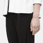 Liebeskind Berlin Armband bestehend aus einer doppelreihigen, roségoldenen Kette mit kleinen Edelstahlbeads; Tragebild