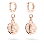 Die Tamaris Creole - Coin Ohrringe von Tamaris bestehen aus roségoldenen Edelstahlringen mit runden Münzanhängern, in die das Profil einer Frau eingraviert ist, und setzen einen modernen Münzschmuck-Akzent.