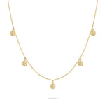 Die Tamaris Halskette - Coin von Tamaris ist eine goldene Edelstahlkette mit fünf gleichmäßig verteilten, runden Münz-Charms und wird stilvoll auf weißem Hintergrund präsentiert.