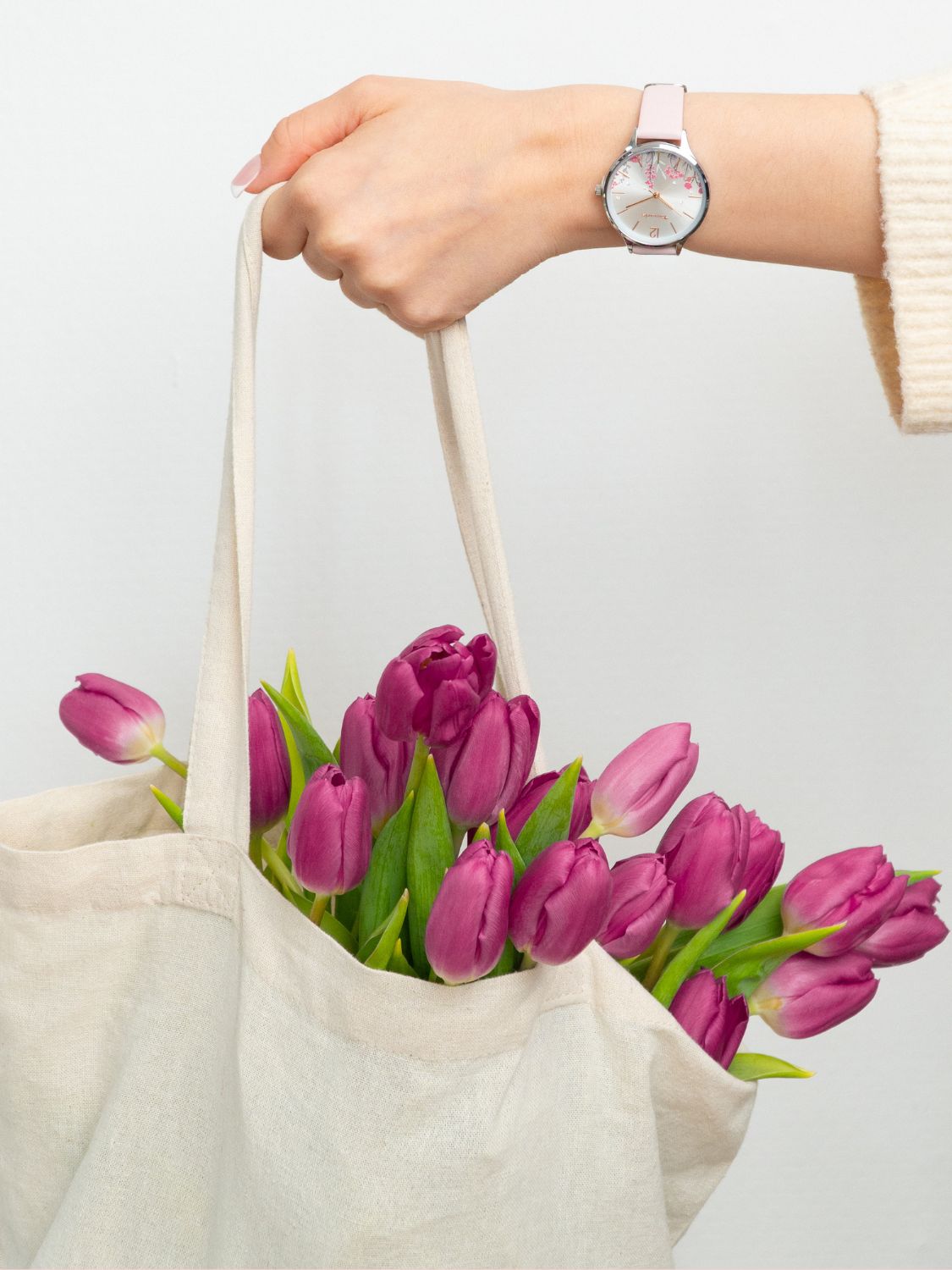 Flower Collection Schmuck – Damenuhren, Halsketten und Ohrringe mit floralen Motiven und Perlen im eleganten Design.