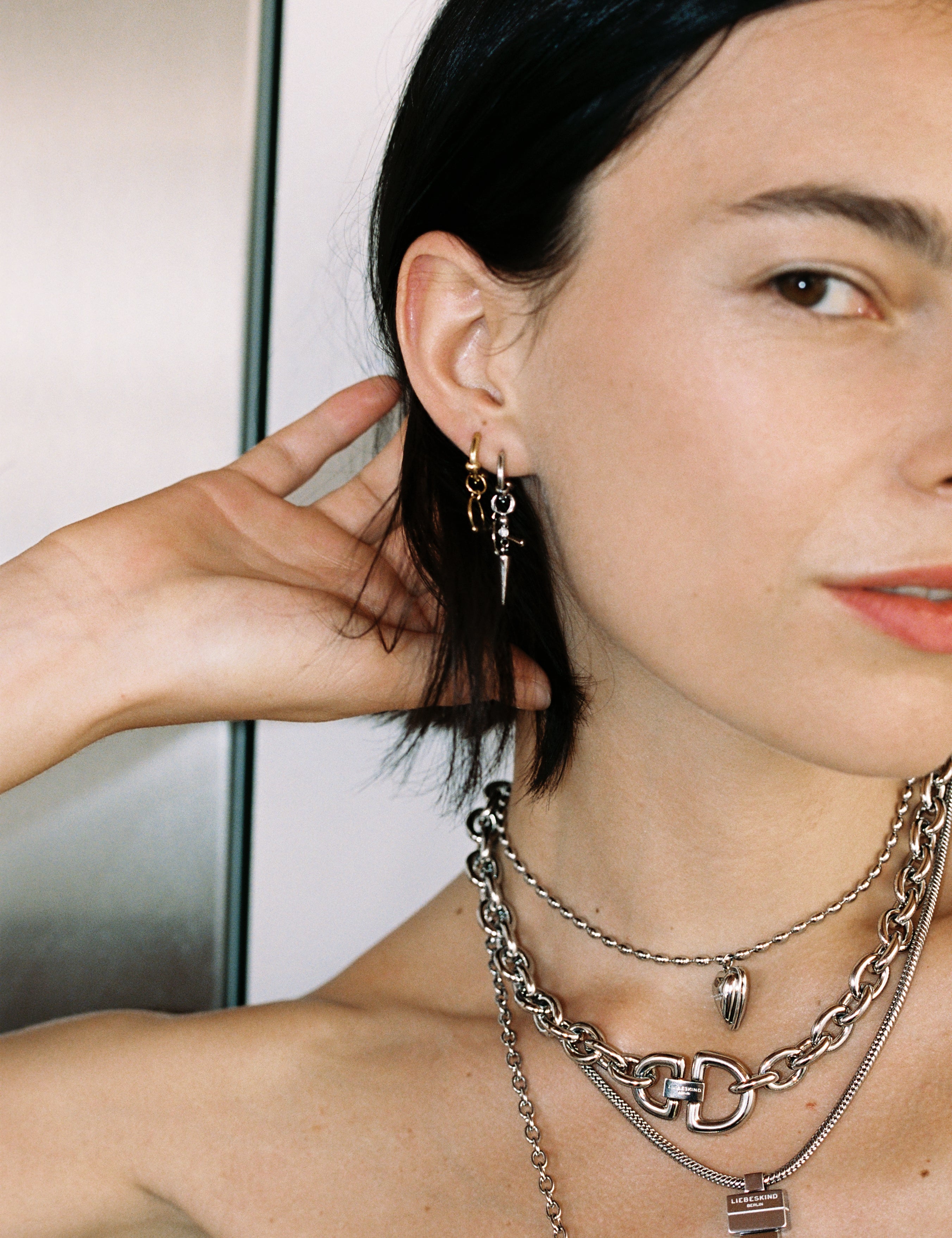 LIEBESKIND BERLIN Schmuck im Layering-Look mit Halsketten, Herzanhänger und Creolen in Silber und Gold
