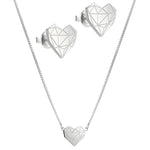 Liebeskind Berlin Set in der Farbe silber mit Kette mit grafischem Herzanhänger und Ohrstecker mit grafischem Herzmoitiv Produktbild