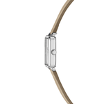 Liebeskind Berlin Armbanduhr mit silbernem Zifferblatt, Datumsanzeige, silbernem, quadratischem Gehäuse und beigem Lederband; Seitenansicht