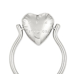 Der COPENHAGEN STUDIOS Ring - Balloon Hearts von Copenhagen Studios hat einen silbernen herzförmigen Anhänger und ist perfekt für Fans von modernen Designringen.