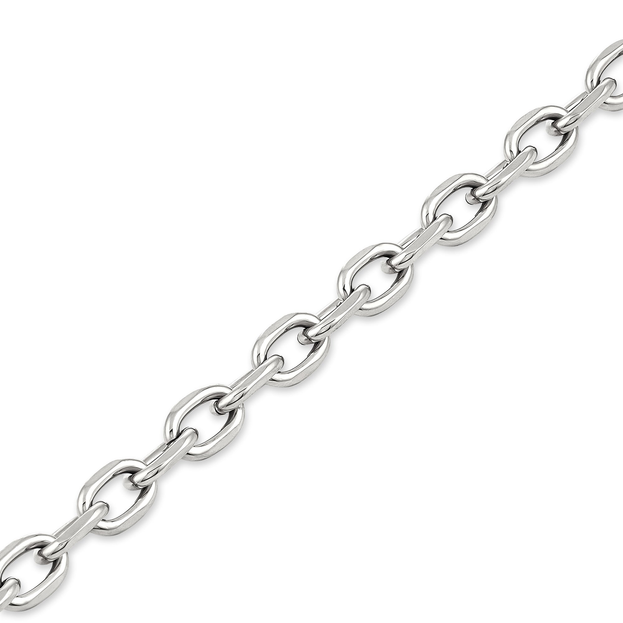 Eine Nahaufnahme des COPENHAGEN STUDIOS Armbands - Basic Chains von Copenhagen Studios mit klobigen, ovalen Gliedern auf weißem Grund - ideal als Statement-Stück.