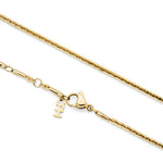 Detailansicht von Verschluss und Logo-Tag des COPENHAGEN STUDIOS Edgy Fine Bracelets in Gold