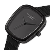 Minimalistische schwarze COPENHAGEN STUDIOS Armbanduhr - Curved Watch von Copenhagen Studios, mit quadratischem Zifferblatt und schlichtem Design mit Markenlogo auf dem Zifferblatt.