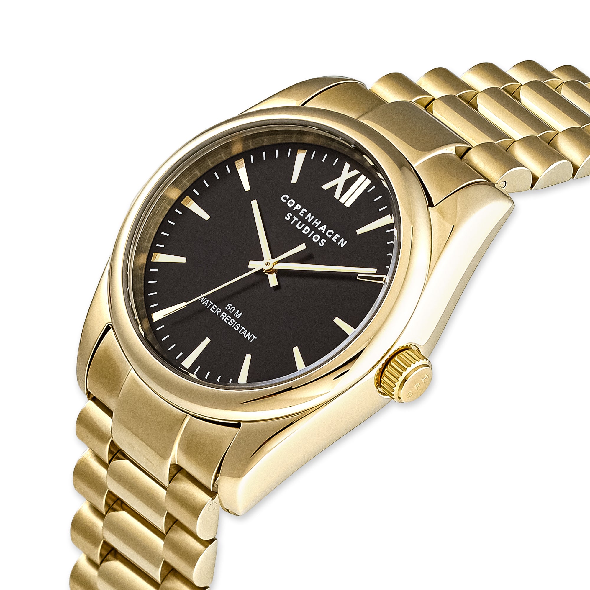 Die COPENHAGEN STUDIOS Armbanduhr von Copenhagen Studios verfügt über ein rundes Goldgehäuse, ein schwarzes Zifferblatt, goldene Indexe und ein Metallgliederband - eine elegante Damenuhr mit klassischem Design für Ihre Sammlung.