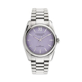 COPENHAGEN STUDIOS Armbanduhr: Diese runde, silberne Armbanduhr von Copenhagen Studios hat ein lavendelfarbenes Zifferblatt, silberne Stundenmarkierungen und ein stilvolles Branding - das perfekte, elegante Accessoire für jedes Outfit.