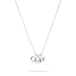 Tamaris Halskette bestehend aus einer filigranen, silbernen Kette und drei kleinen Charms mit verschiedenen Sternmotiven und Glitzersteinverzierungen; Produktbild