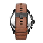 Diesel Armbanduhr mit schwarzem Zifferblatt mit silber-goldenen Indizes, Chronographenwerk, schwarzem Edelstahlband und braunem Lederband; Rückansicht