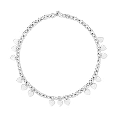 Die Echtzeit Halskette - Endless Love von Echtzeit zeigt eine silberne Gliederkette mit kleinen Herzanhängern in gleichmäßigen Abständen auf weißem Hintergrund.
